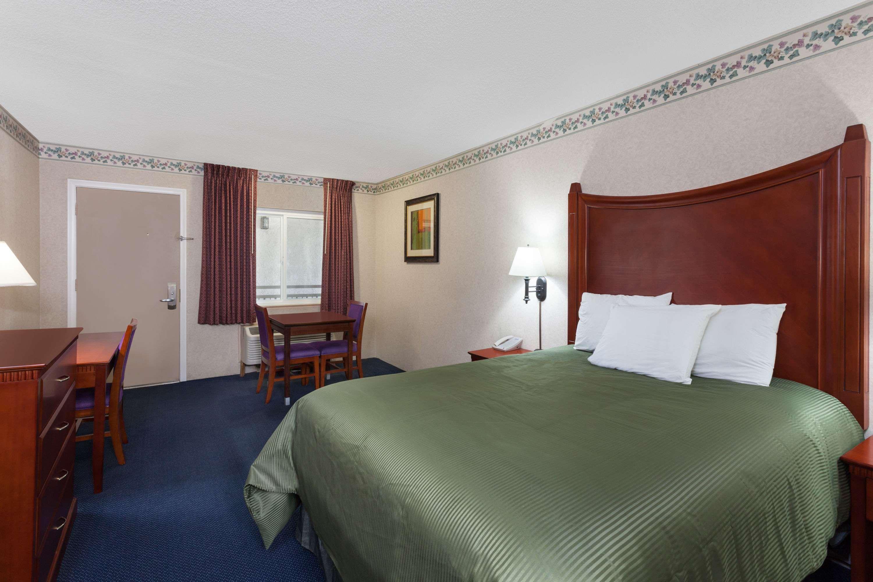 Travelodge By Wyndham Orange County Airport/ Коста-Меса Екстер'єр фото