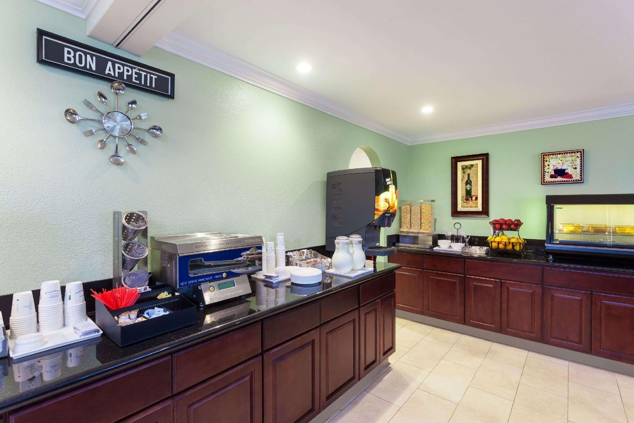 Travelodge By Wyndham Orange County Airport/ Коста-Меса Екстер'єр фото