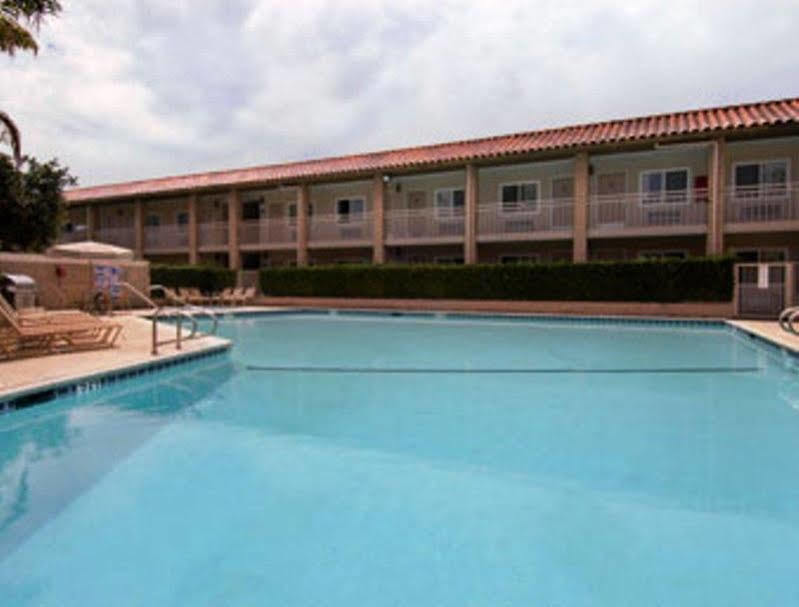 Travelodge By Wyndham Orange County Airport/ Коста-Меса Екстер'єр фото